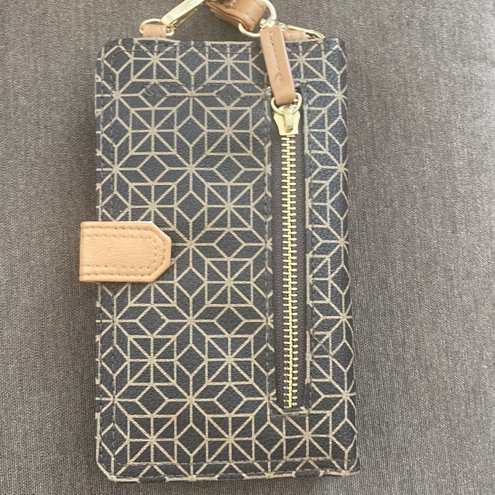 NWOT Clutch/Wallet w/Shoulder Strap